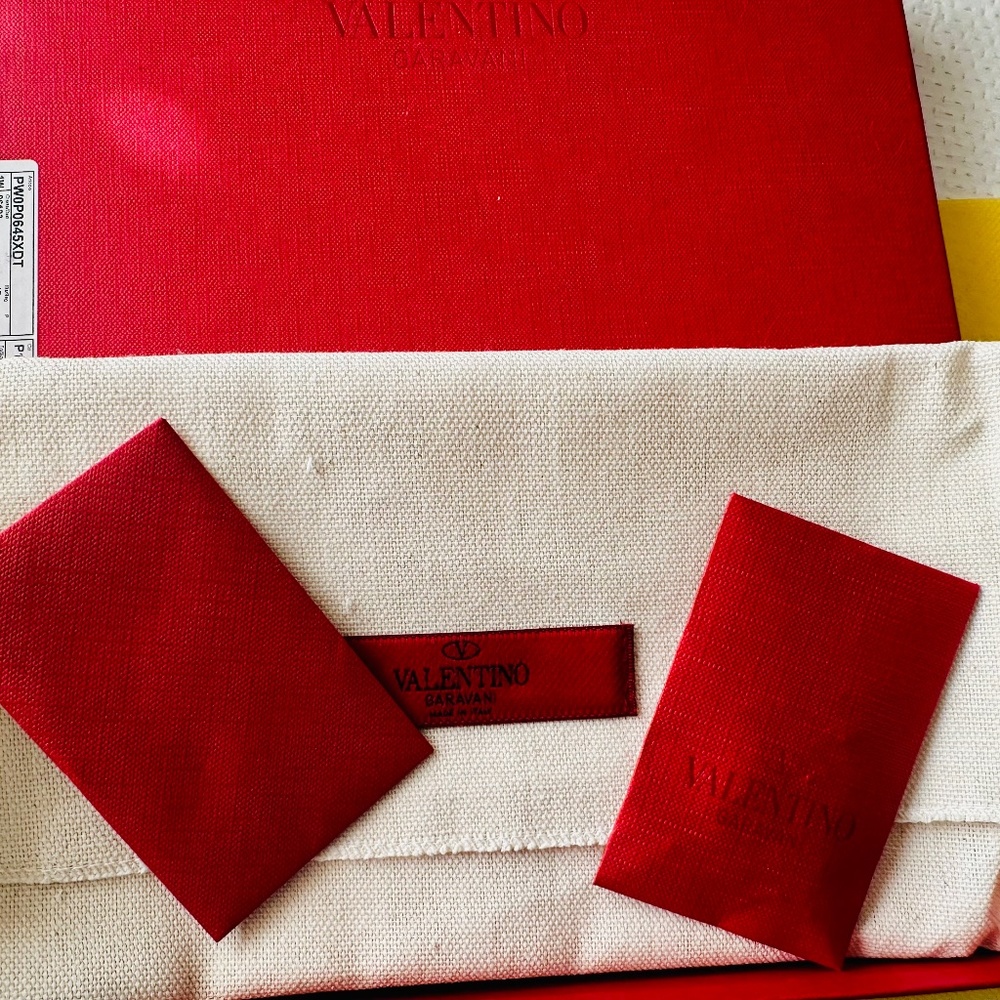 Valentino Rockstud Wallet